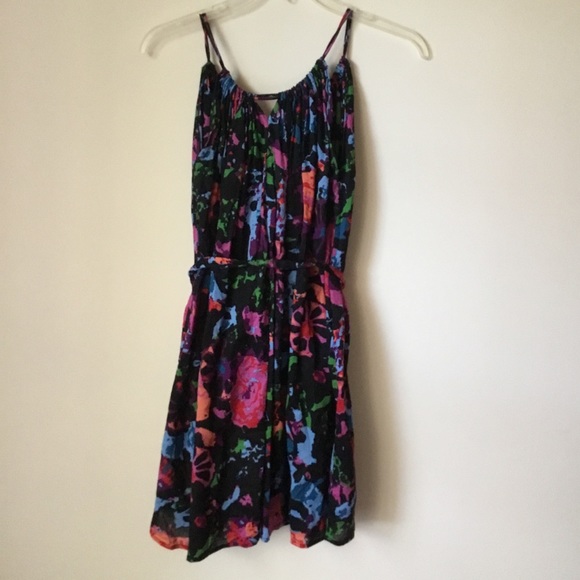 👗 Pretty Dress ✨ size M ☀️ - Picture 1 of 3